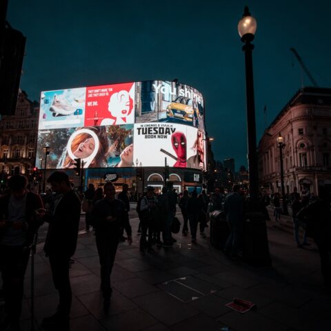 strategie di marketing per attirare clienti, Piccadilly circus